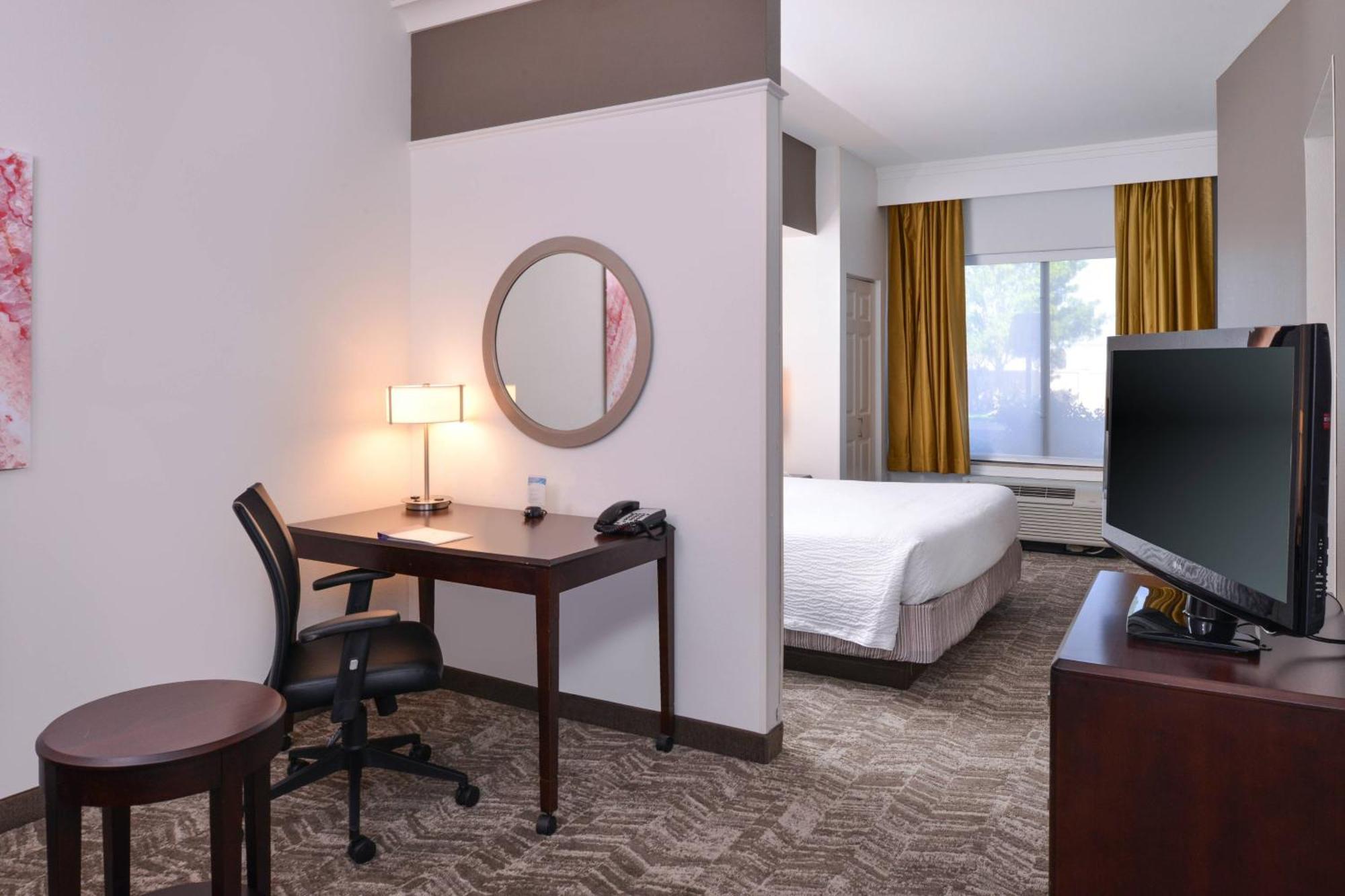 Springhill Suites By Marriott Oklahoma City Airport Экстерьер фото