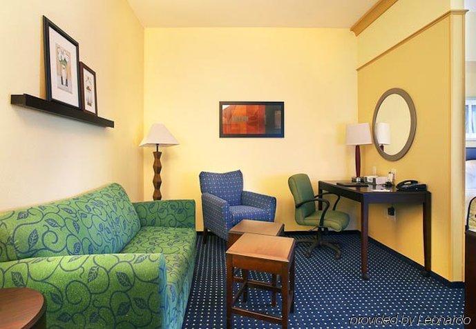 Springhill Suites By Marriott Oklahoma City Airport Экстерьер фото